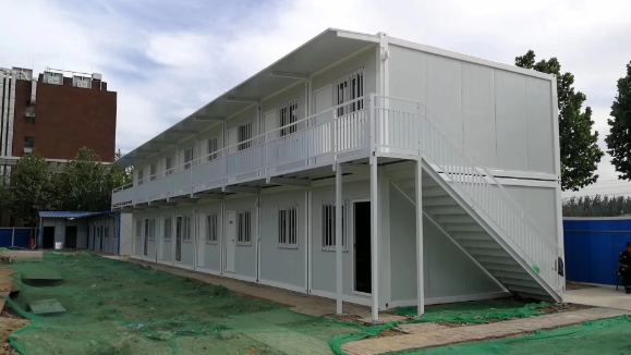 有一種房子叫做集裝箱房，這種房如何用快速的搭建呢