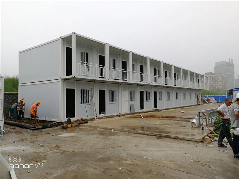 集裝箱活動房基于標準鋼材底盤之上，可以衍生出許多組合空間
